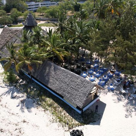 The New Big Tree Beach Resort Mombasa Bagian luar foto