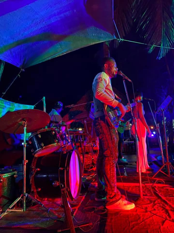 The New Big Tree Beach Resort Mombasa Bagian luar foto
