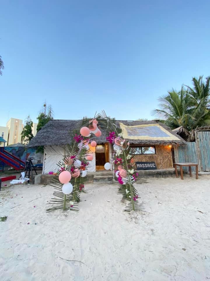 The New Big Tree Beach Resort Mombasa Bagian luar foto