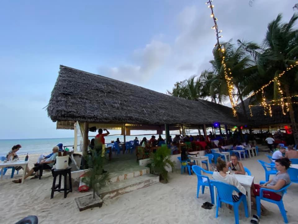 The New Big Tree Beach Resort Mombasa Bagian luar foto