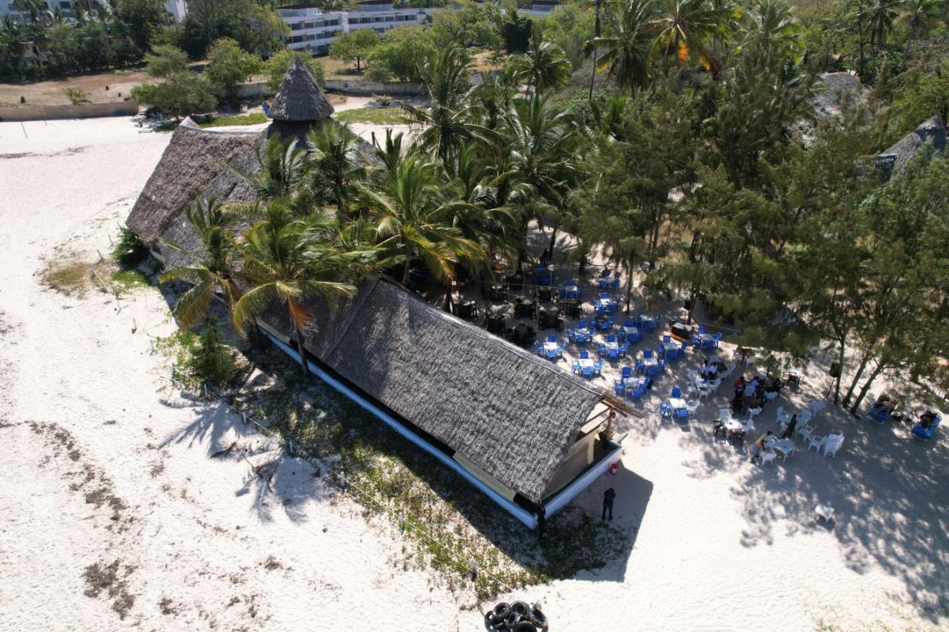 The New Big Tree Beach Resort Mombasa Bagian luar foto